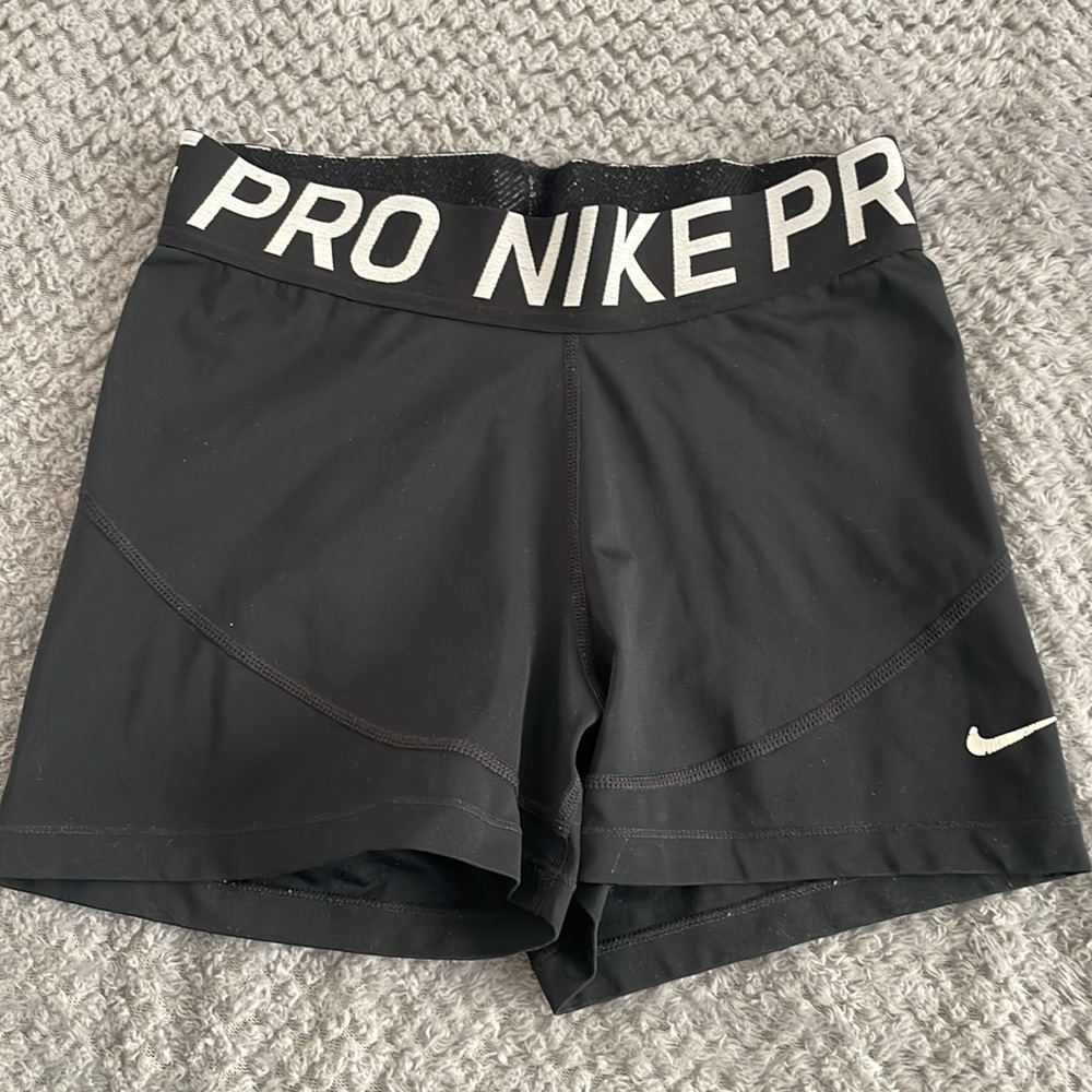 Nike pro spandex size medium